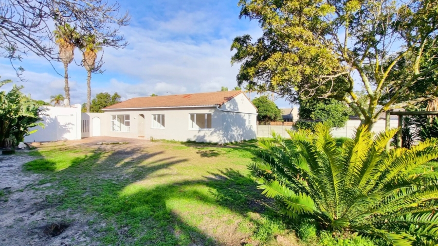 To Let 3 Bedroom Property for Rent in Table View Western Cape